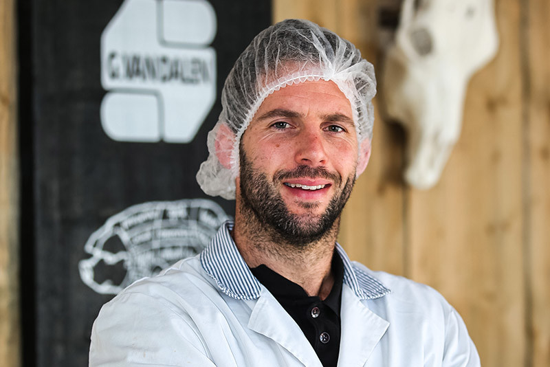 De slager vraagt,  Van Dalen draait