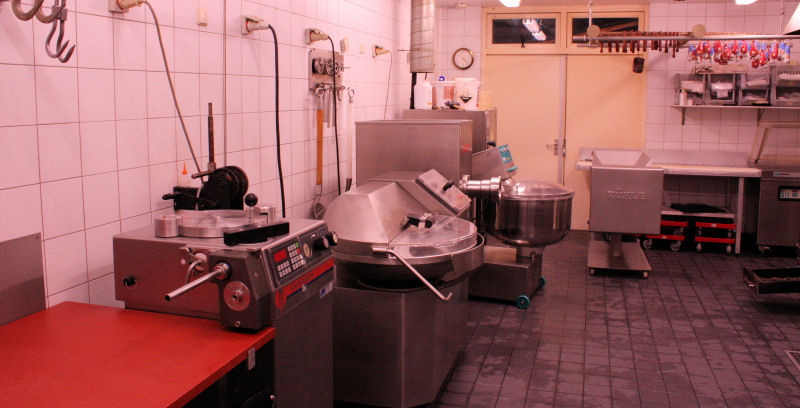 Meubels en machines achter de schermen