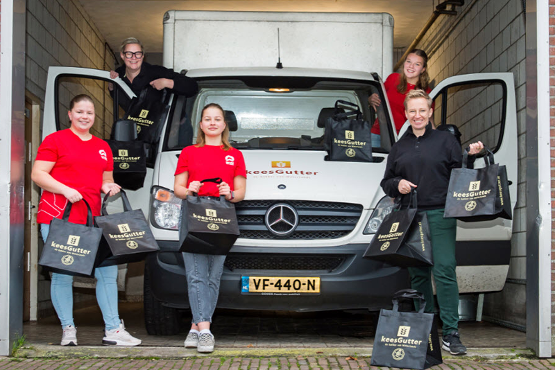 Oliebollen-express van Bakkerij Kees Gutter op oudejaarsdag